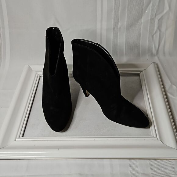 H & M black faux suede ankle boots size 40/US 8. 5 - Picture 1 of 10